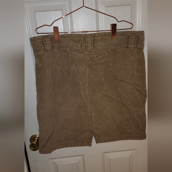 Corduroy skirt - Picture 2 of 3